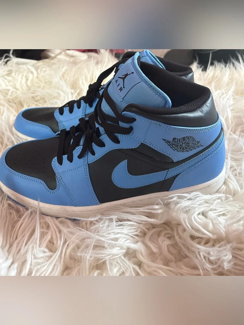 Nike Air Jordan 1 Mid University Blue Black Men’s Size 12 (DQ8426-401)